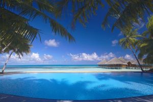 Pool mit Meerblick Malediven MEDHUFUSHI ISLAND RESORT